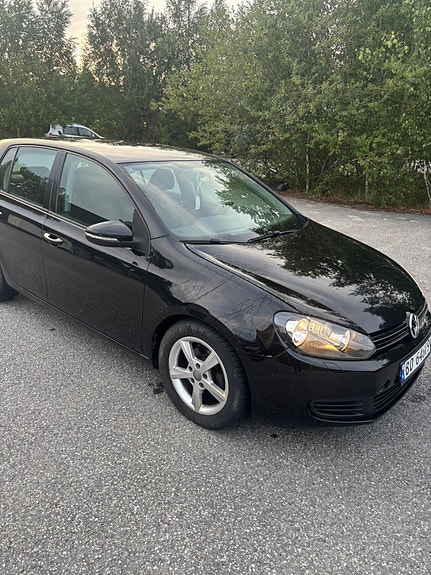 Volkswagen Golf VI 17 of 30