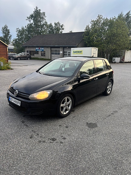 Volkswagen Golf VI 11 of 30
