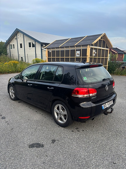 Volkswagen Golf VI 12 of 30