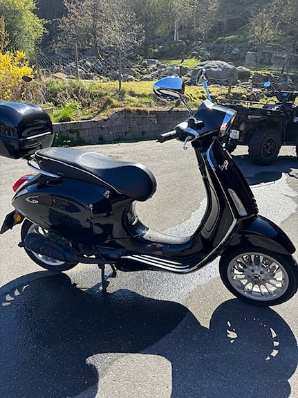 Vespa Sprint 50 2 of 3