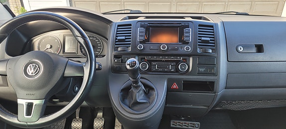 Volkswagen Caravelle 29 of 30