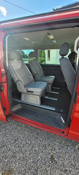 Volkswagen Caravelle 22 of 30