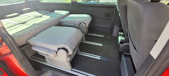 Volkswagen Caravelle 25 of 30