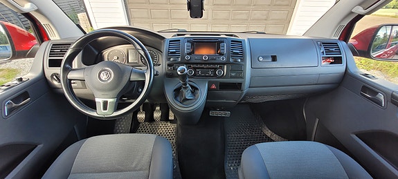 Volkswagen Caravelle 28 of 30