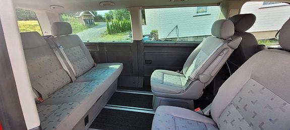 Volkswagen Caravelle 24 of 30