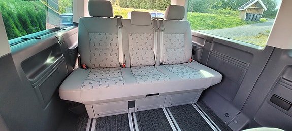 Volkswagen Caravelle 23 of 30