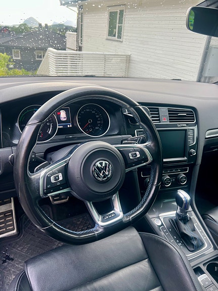 Volkswagen Golf VII 6 of 10
