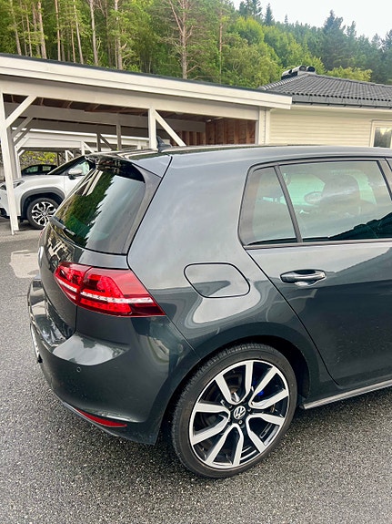 Volkswagen Golf VII 4 of 10