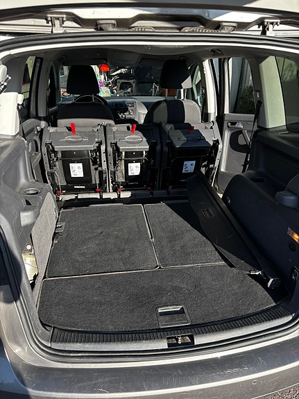 Volkswagen Touran 3 of 5