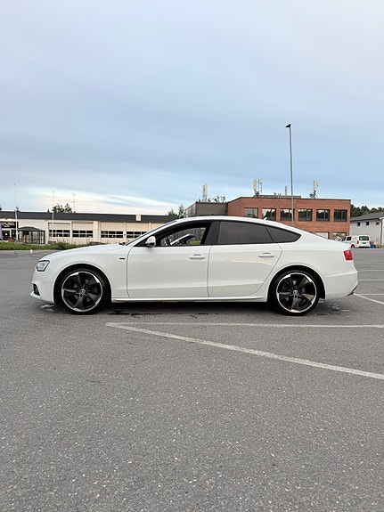Audi A5 8 of 27