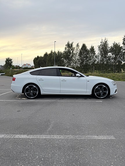 Audi A5 4 of 5