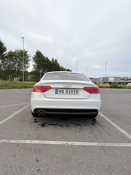 Audi A5 6 of 27