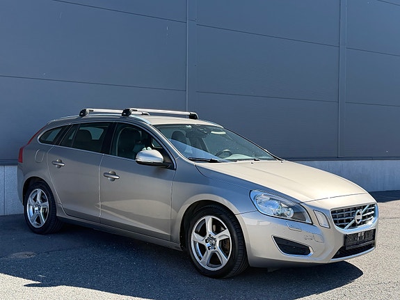 Volvo V60 3 of 5
