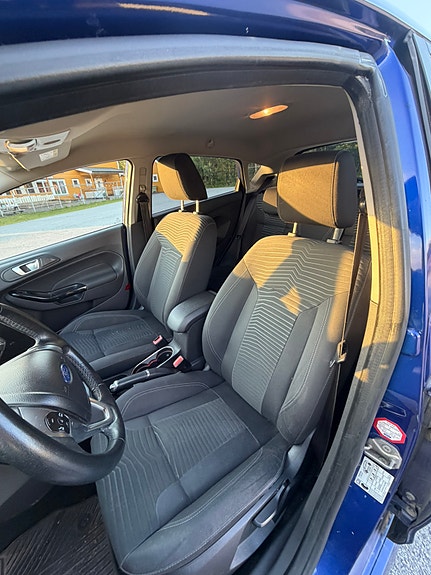 Ford Fiesta 5 of 5