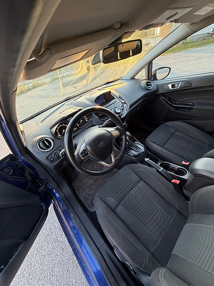 Ford Fiesta 4 of 5