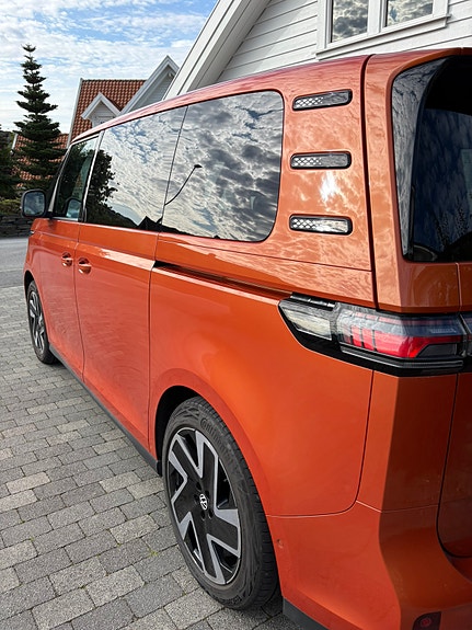 Volkswagen ID. Buzz 2 of 5