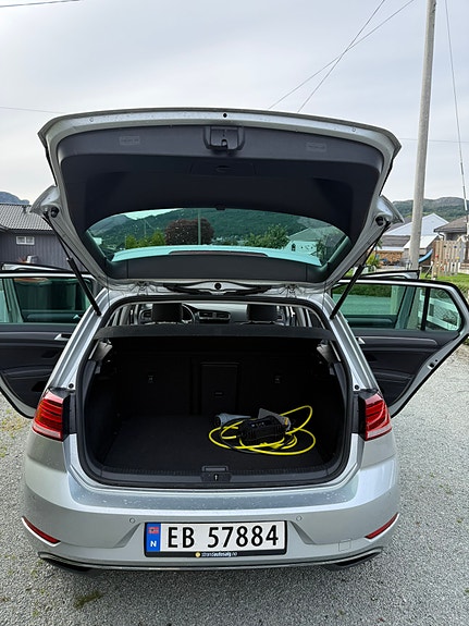 Volkswagen e-Golf VII 4 of 5
