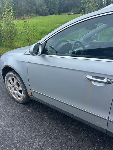 Volkswagen Passat 11 of 12