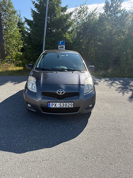 Toyota Yaris 6 of 7