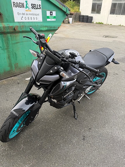 Yamaha MT-125 2 of 5