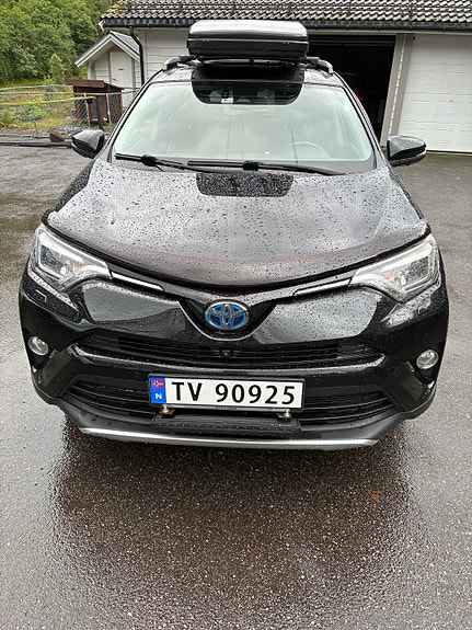 Toyota RAV4 2 of 5