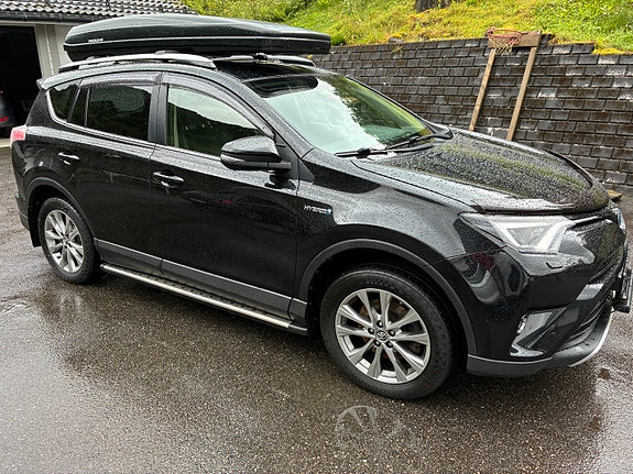 Toyota RAV4 3 of 5