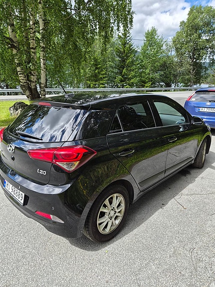 Hyundai i20 12 of 18
