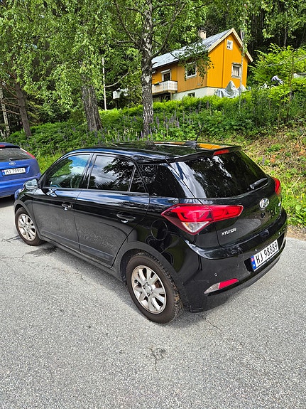 Hyundai i20 5 of 18