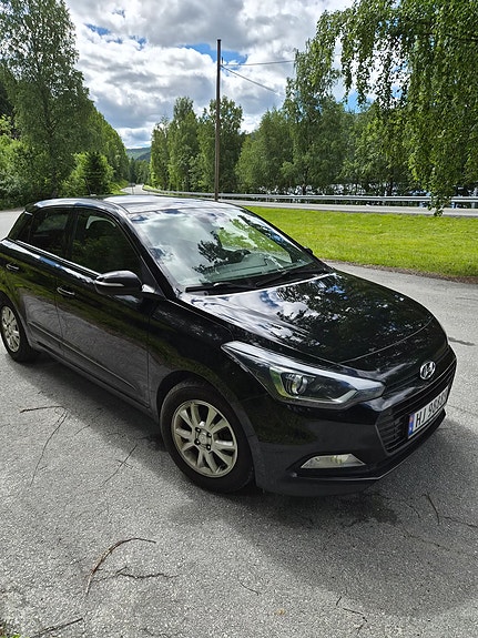 Hyundai i20 4 of 18
