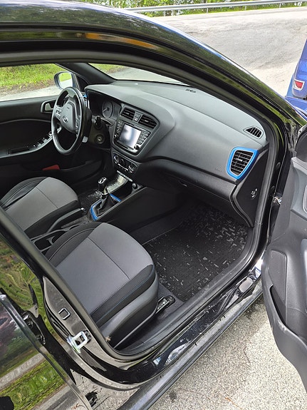 Hyundai i20 6 of 18