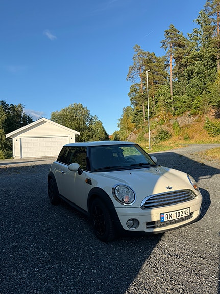 MINI One 2 of 5