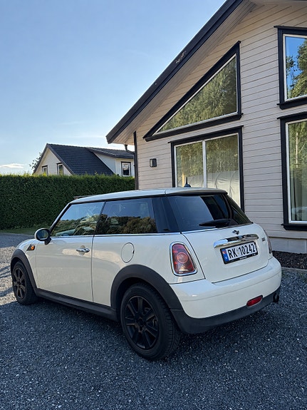 MINI One 4 of 5