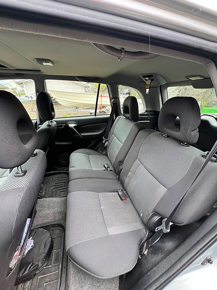 Toyota RAV4 4 of 5