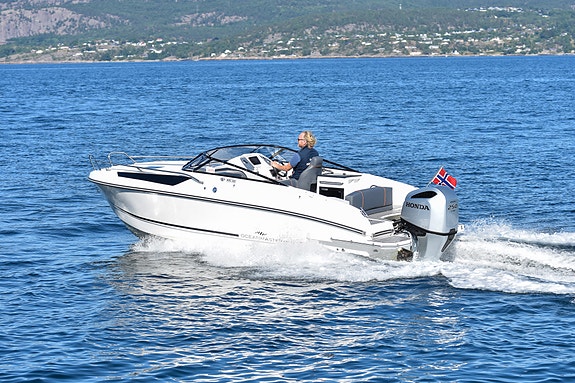 Èn eiers Oceanmaster 680 DC m/ 250 hk Honda. Stor solseng foran. Leveringsklar! 21 of 30