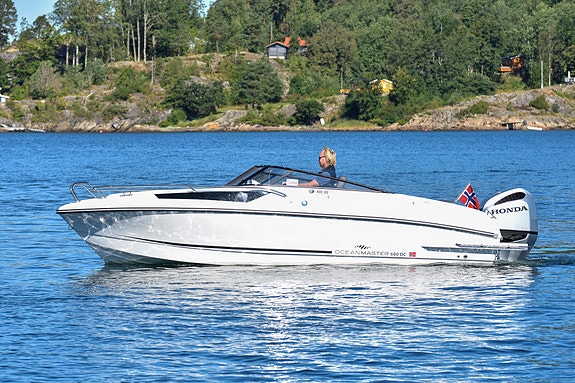 Èn eiers Oceanmaster 680 DC m/ 250 hk Honda. Stor solseng foran. Leveringsklar! 8 of 30