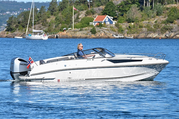 Èn eiers Oceanmaster 680 DC m/ 250 hk Honda. Stor solseng foran. Leveringsklar! 5 of 30
