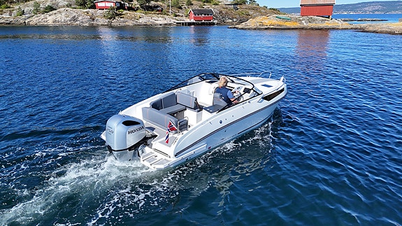 Èn eiers Oceanmaster 680 DC m/ 250 hk Honda. Stor solseng foran. Leveringsklar! 9 of 30