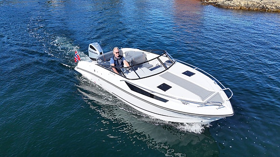 Èn eiers Oceanmaster 680 DC m/ 250 hk Honda. Stor solseng foran. Leveringsklar! 15 of 30