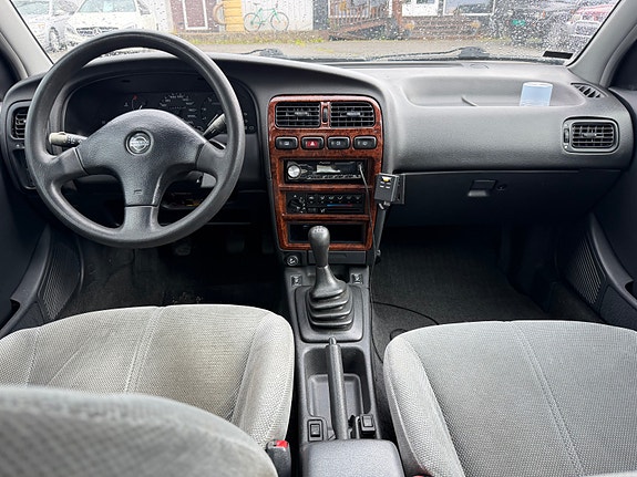 Nissan Primera 29 of 30
