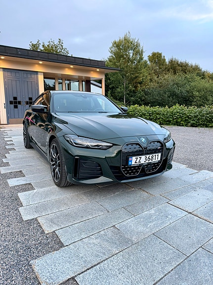 BMW i4 2 of 5