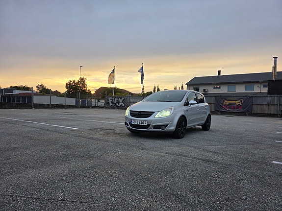 Opel Corsa 2 of 22