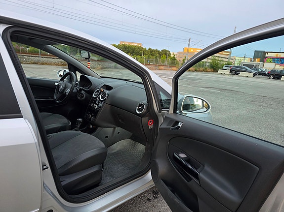 Opel Corsa 19 of 22