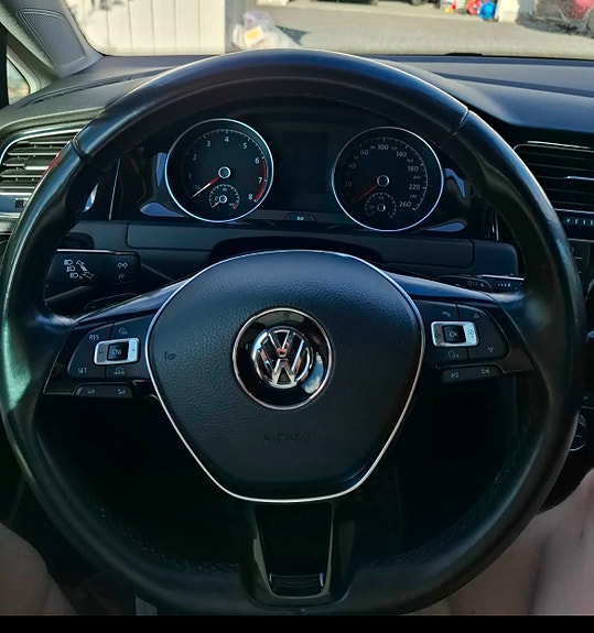 Volkswagen Golf VII 7 of 9