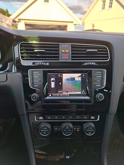 Volkswagen Golf VII 3 of 9