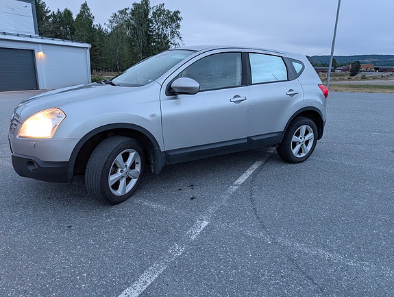 Nissan Qashqai 2 of 5