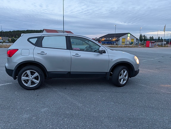 Nissan Qashqai 4 of 5