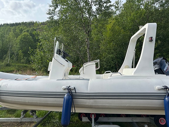 Pen og velholdt 19 fots RIB med Mercury 50 hk og BK båthenger 6 of 9