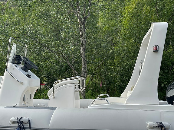 Pen og velholdt 19 fots RIB med Mercury 50 hk og BK båthenger 9 of 9
