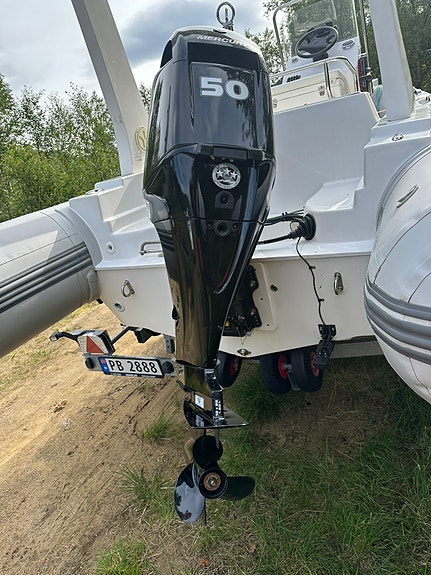 Pen og velholdt 19 fots RIB med Mercury 50 hk og BK båthenger 8 of 9