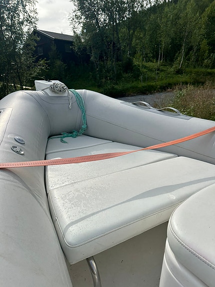 Pen og velholdt 19 fots RIB med Mercury 50 hk og BK båthenger 7 of 9